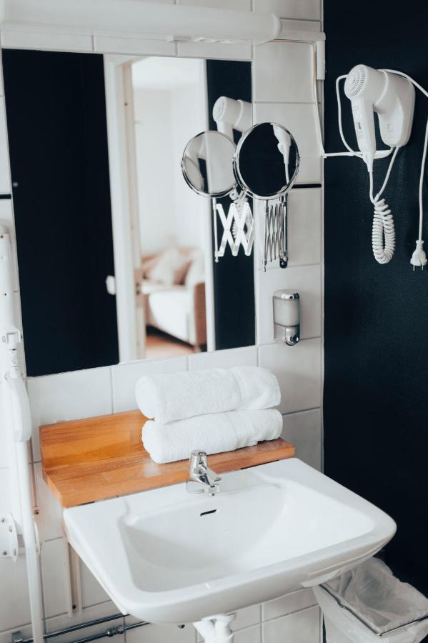 Nadden Hotell & Konferens Ramnas Bagian luar foto